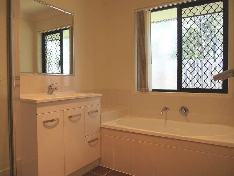 2/9 Kamala Street, Morayfield QLD 4506