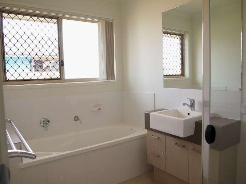 1/14 Montree Circuit, Kallangur QLD 4503