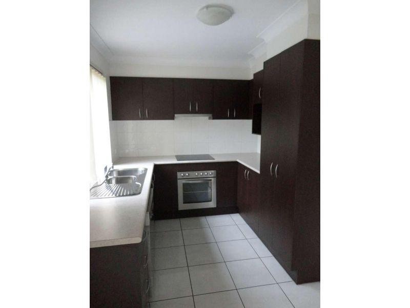 4/2 Station Road, Burpengary QLD 4505