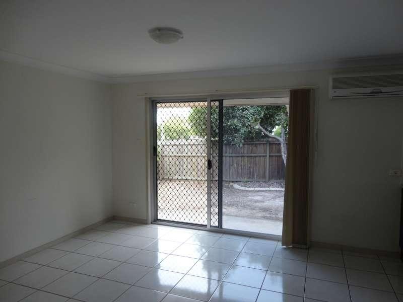 4/2 Station Road, Burpengary QLD 4505