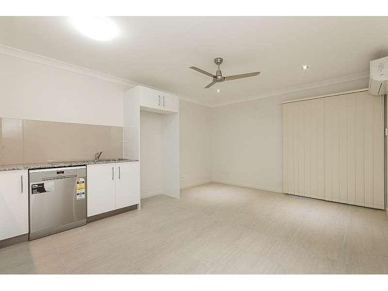 2/9 Applewood Court, Kallangur QLD 4503