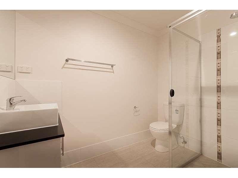 2/9 Applewood Court, Kallangur QLD 4503