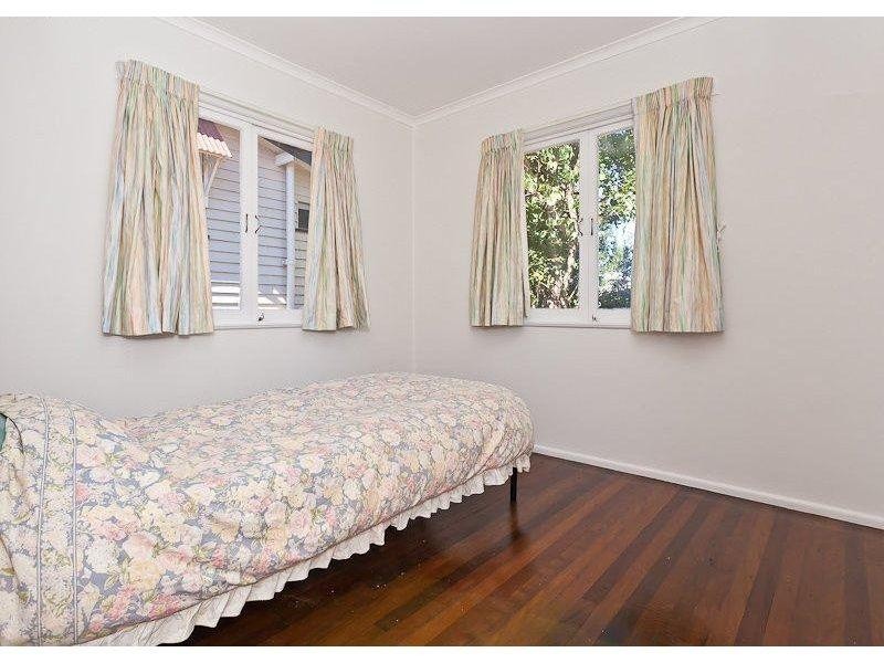 13A Herbert Street, Scarborough QLD 4020