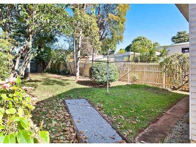 13A Herbert Street, Scarborough QLD 4020
