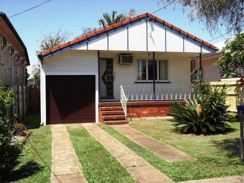 13A Herbert Street, Scarborough QLD 4020