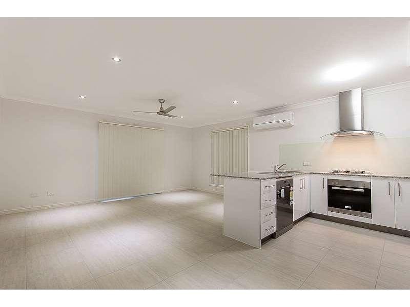 1/16 Braxlaw Crescent, Dakabin QLD 4503