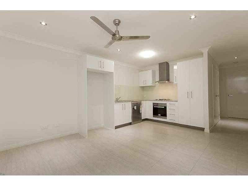 2/16 Braxlaw Crescent, Dakabin QLD 4503