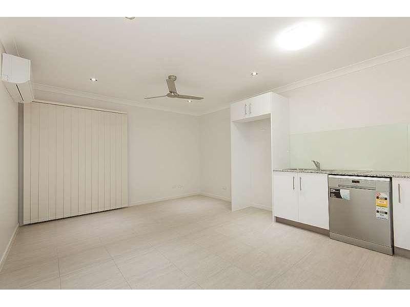 2/16 Braxlaw Crescent, Dakabin QLD 4503