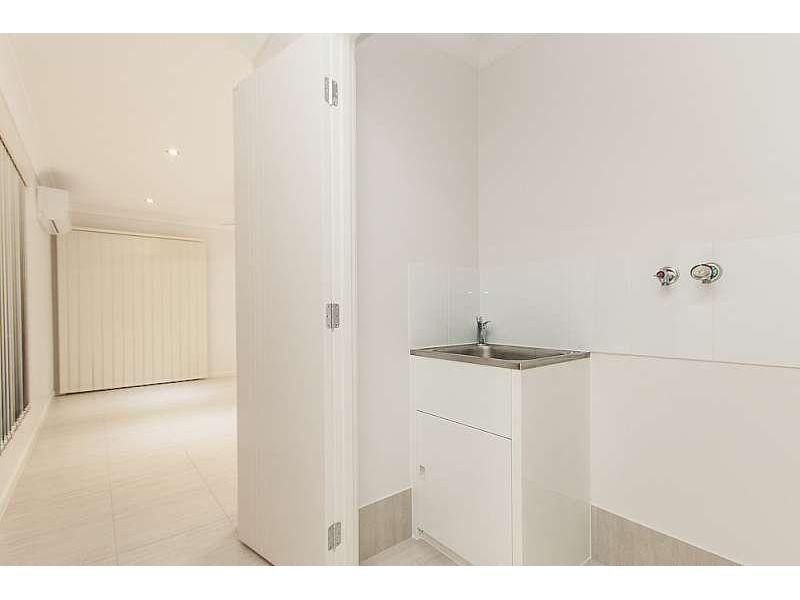 2/16 Braxlaw Crescent, Dakabin QLD 4503