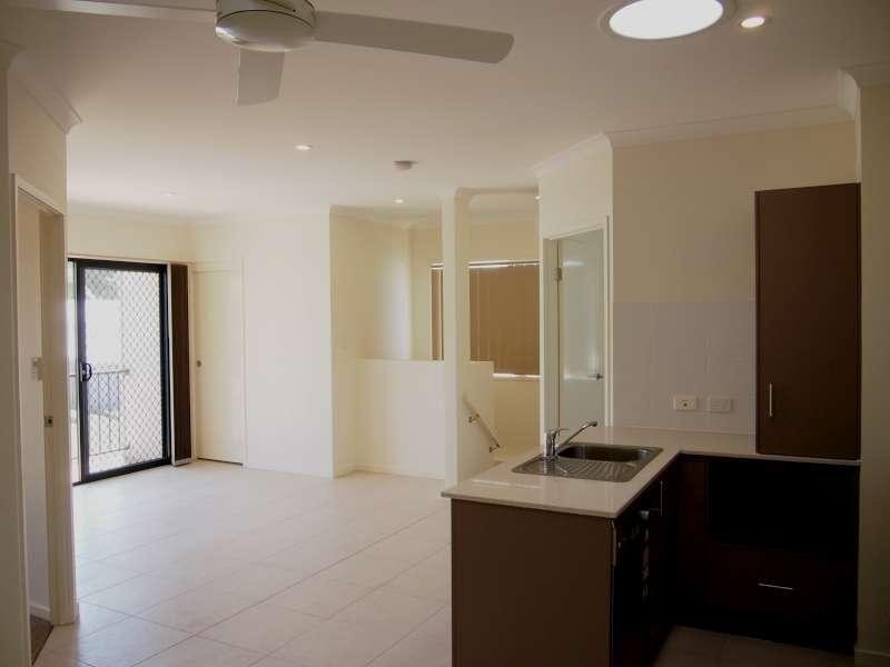 2/22 Montree Circuit, Kallangur QLD 4503