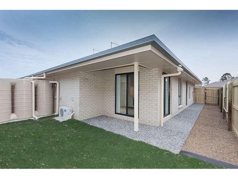 2/17 Montree Circuit, Kallangur QLD 4503