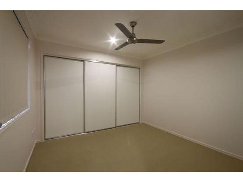 2/6 Adam Court, Kallangur QLD 4503