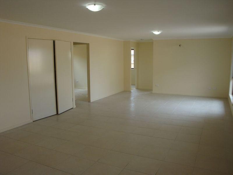 1/3 Rainbird Circuit, Kallangur QLD 4503