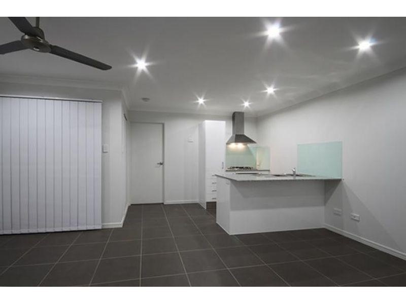 2/9 Midgley Street, Dakabin QLD 4503