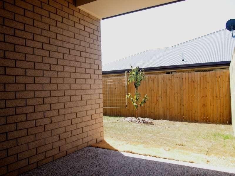 2/18 Kamala Street, Morayfield QLD 4506
