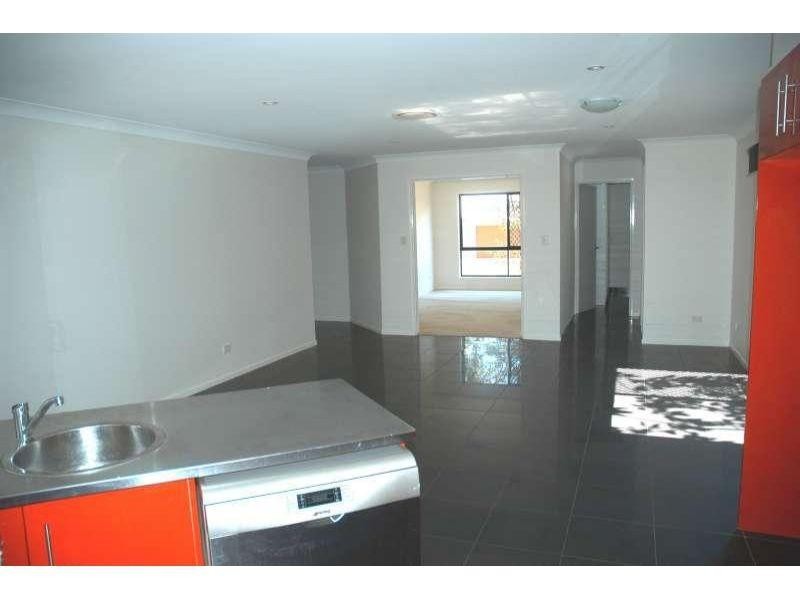1 Sunbeam Court, Eatons Hill QLD 4037