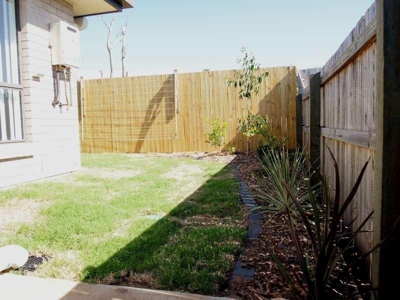 2/16 Lanita Close, Morayfield QLD 4506