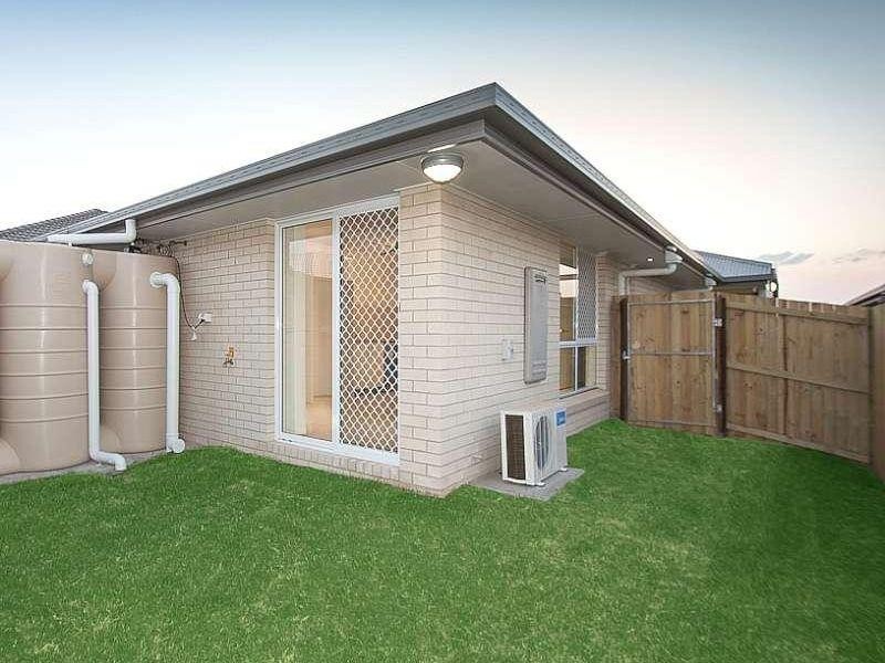 2/14 Braxlaw Crescent, Dakabin QLD 4503
