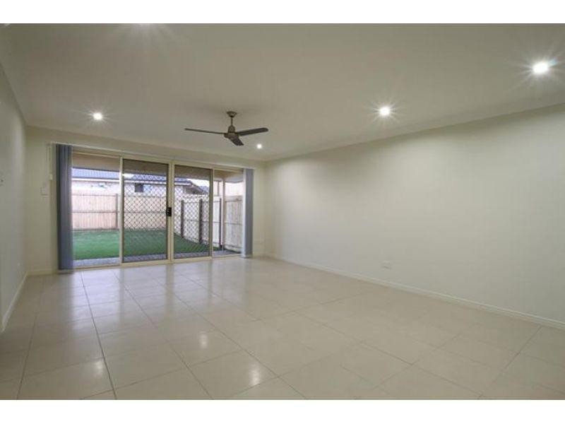 1/3 Apache Street, Dakabin QLD 4503