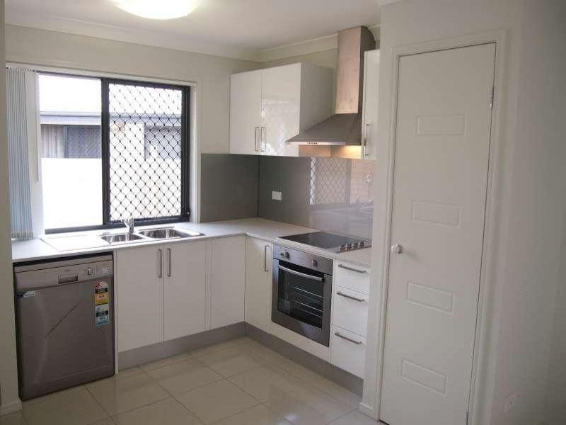 2/2 Retreat Crescent, Narangba QLD 4504
