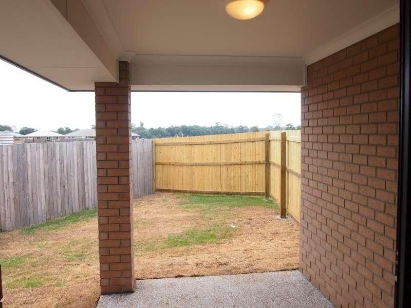 2/2 Retreat Crescent, Narangba QLD 4504