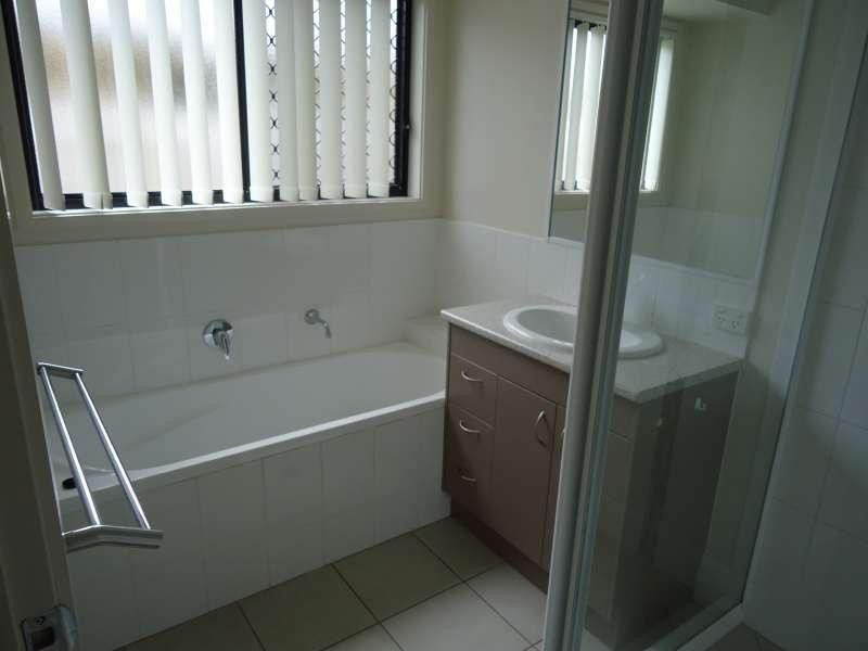 1/16 Rivulet Place, Bellmere QLD 4510