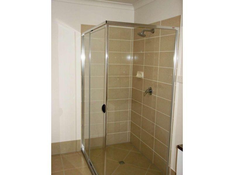 2/4 Kathdan Close, Upper Kedron QLD 4055