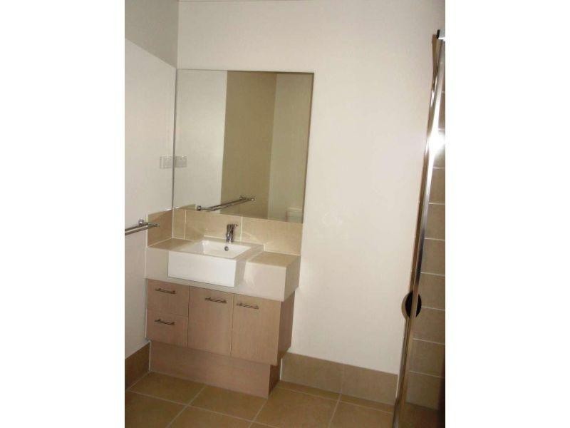 2/4 Kathdan Close, Upper Kedron QLD 4055