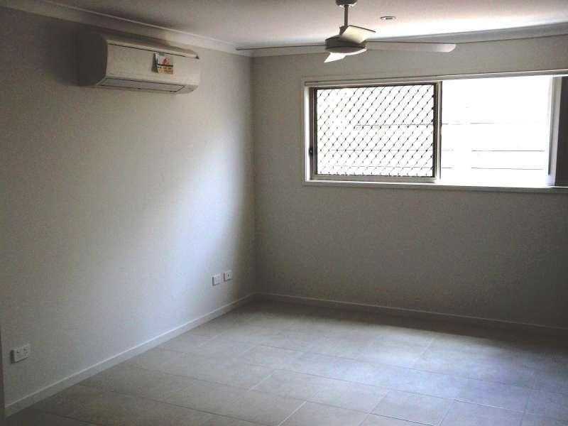 2/4 Kathdan Close, Upper Kedron QLD 4055