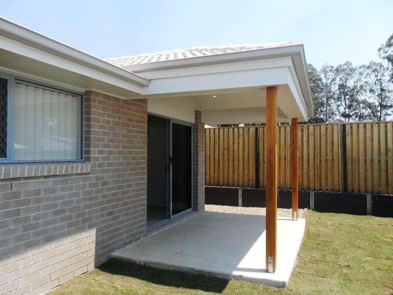 1/4 Fairy Wren Circuit, Dakabin QLD 4503