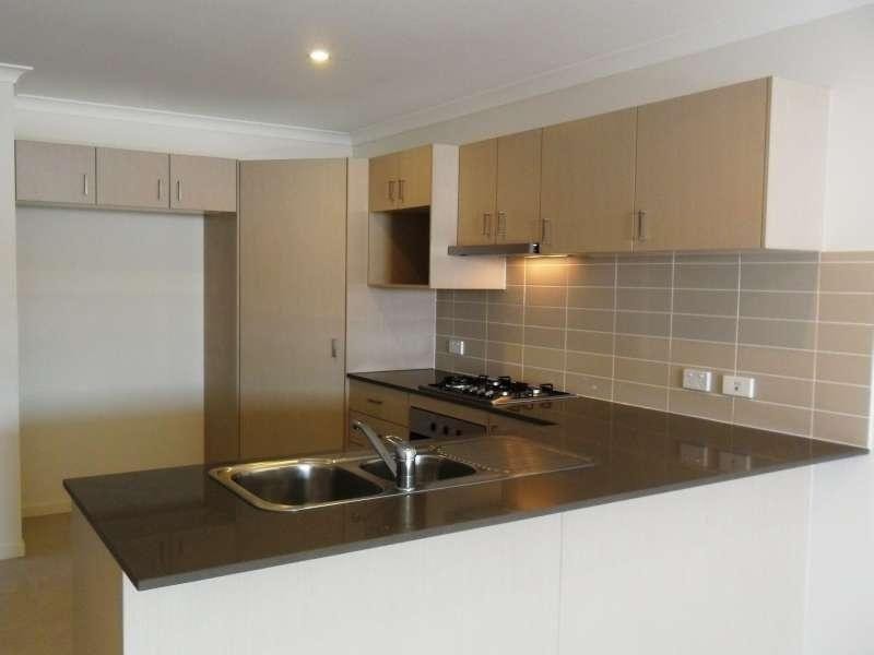 1/4 Fairy Wren Circuit, Dakabin QLD 4503