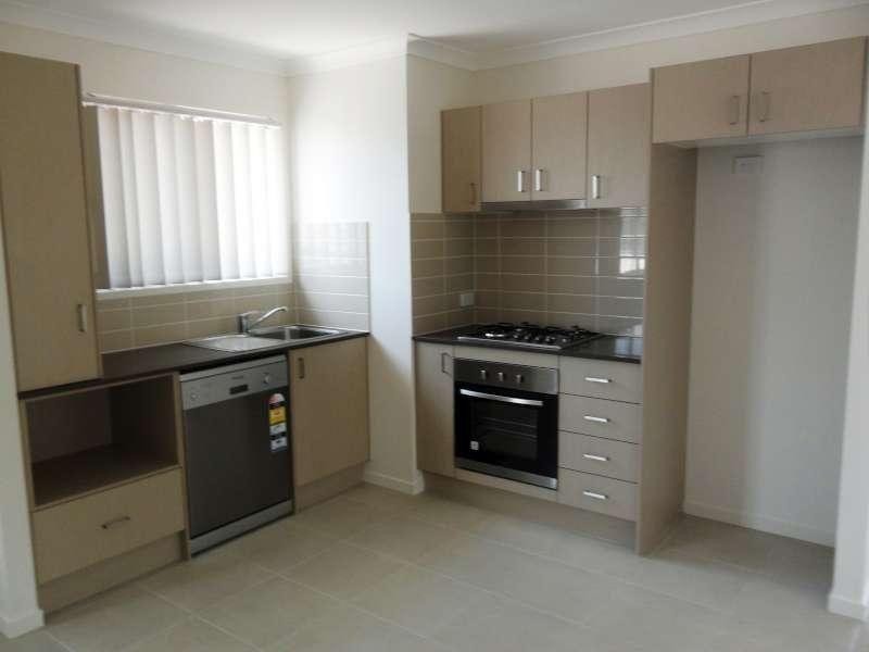 2/4 Fairy Wren Circuit, Dakabin QLD 4503