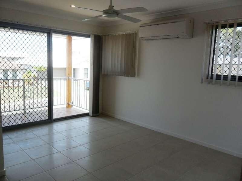 2/4 Fairy Wren Circuit, Dakabin QLD 4503