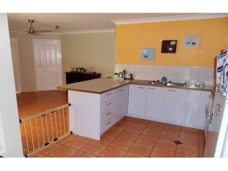 4 Crestwell Close, Morayfield QLD 4506