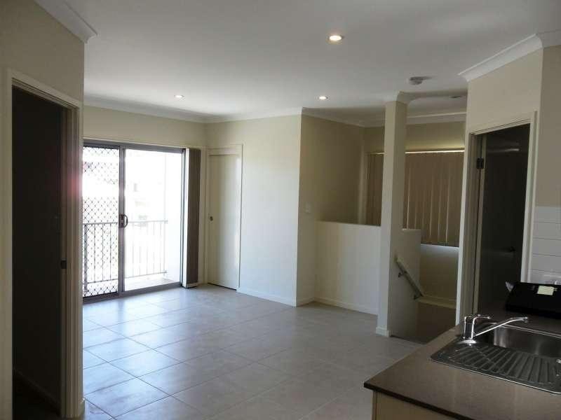 2/23 Montree Circuit, Kallangur QLD 4503