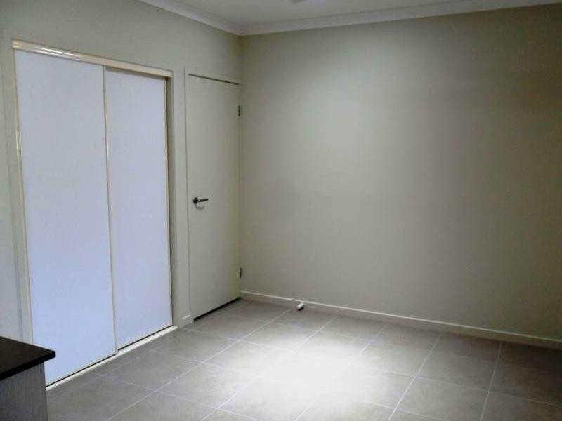 2/23 Montree Circuit, Kallangur QLD 4503