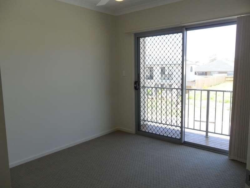 2/23 Montree Circuit, Kallangur QLD 4503