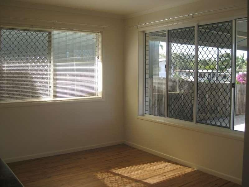 4 Gardner Street West, Kallangur QLD 4503