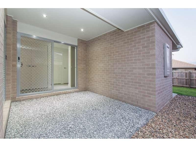 2/14 Aleiyah Street, Caboolture QLD 4510