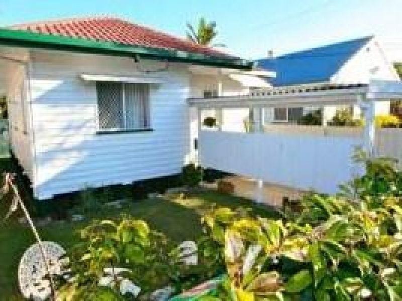 43 Bailey Street, Woody Point QLD 4019