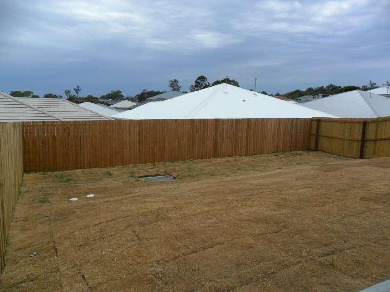 1/3 Applewood Court, Kallangur QLD 4503