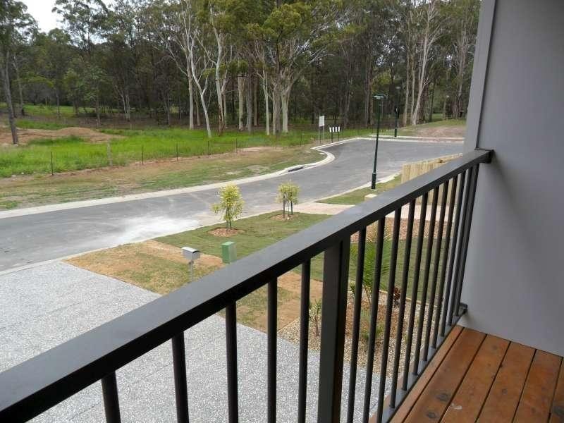 2/3 Applewood Court, Kallangur QLD 4503