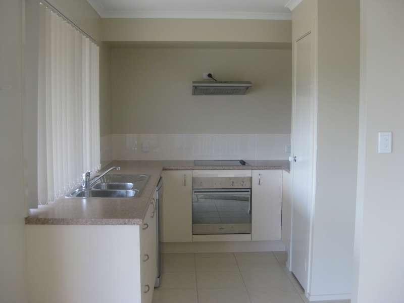 2/3 Wakeham Street, Kallangur QLD 4503