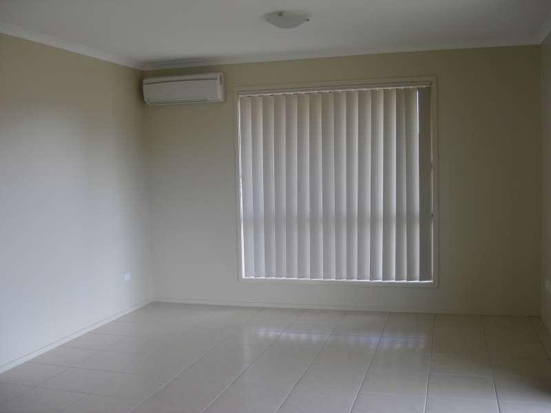 2/3 Wakeham Street, Kallangur QLD 4503
