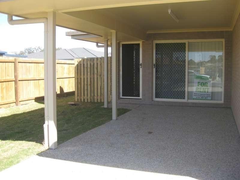 2/12 Auster Avenue, Bray Park QLD 4500