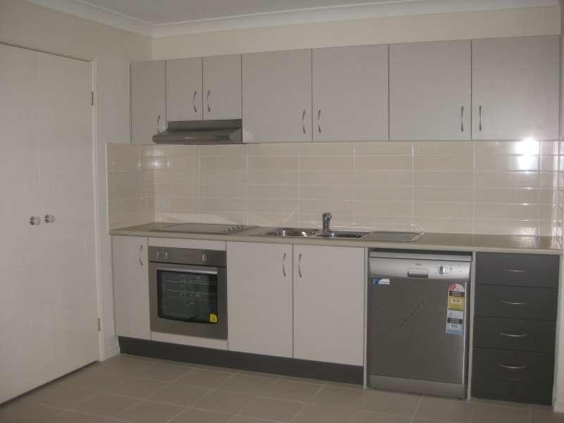 2/12 Auster Avenue, Bray Park QLD 4500