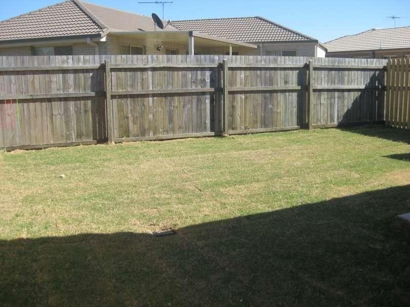 2/12 Auster Avenue, Bray Park QLD 4500