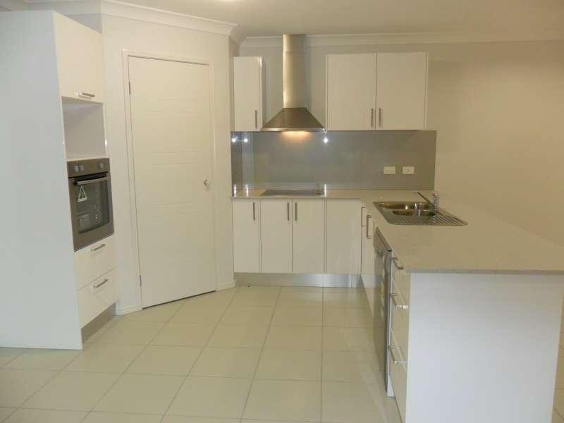 1/3 Nadia Place, Morayfield QLD 4506