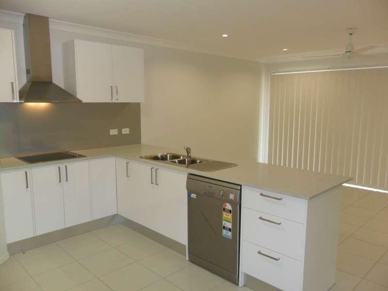 1/3 Nadia Place, Morayfield QLD 4506