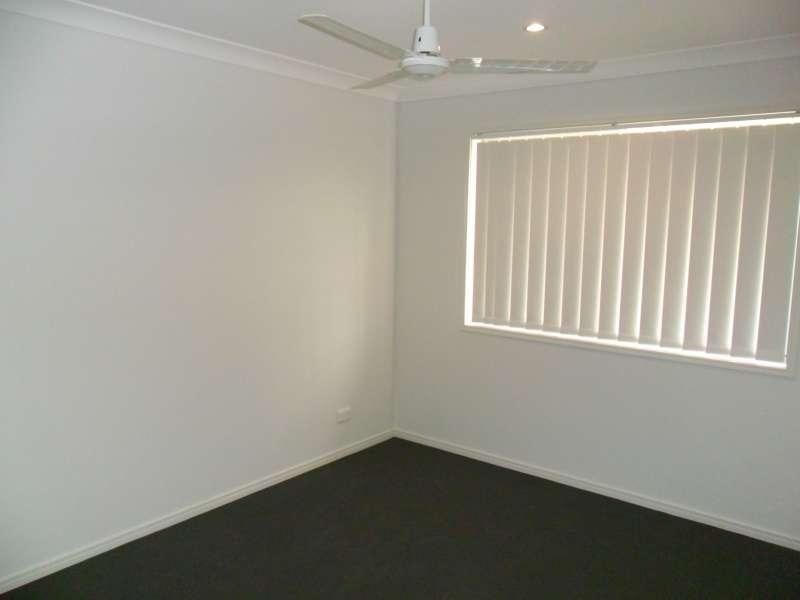 1/3 Nadia Place, Morayfield QLD 4506